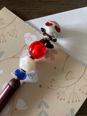 Marvel Doorables: Antman: Antman handmade beaded pen